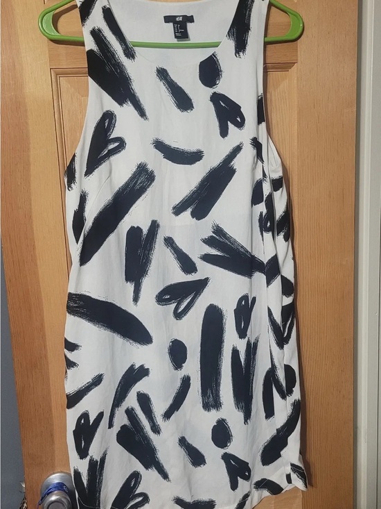 H&M Dresses & Skirts - H&M White Dress with Black Brushstroke Print